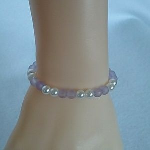 Girls lavender and white beaded stretch bracelet